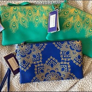 🦋Clutch Purse w/ Built in Charger